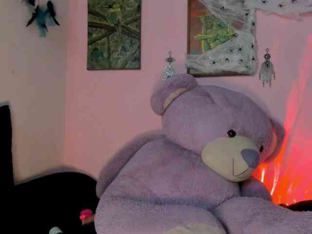 Maddyjhonsson webcam