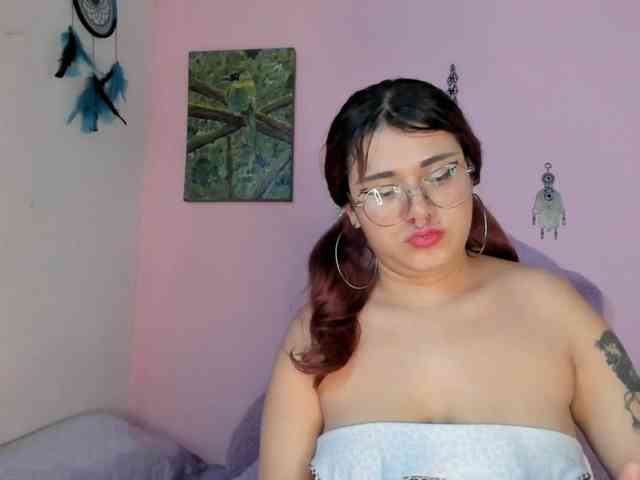 Maddyjhonsson webcam