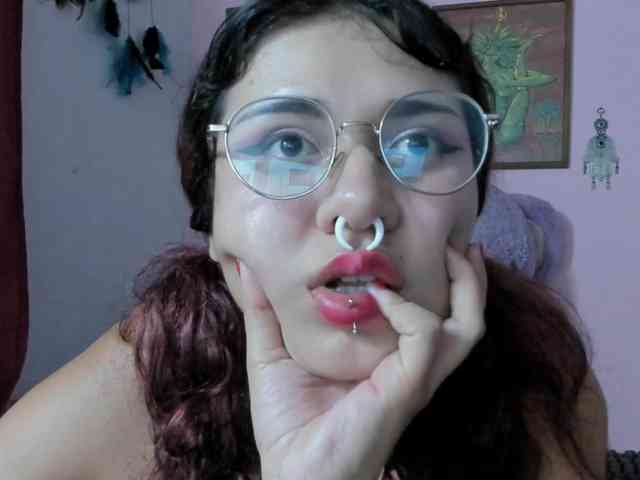 Maddyjhonsson webcam