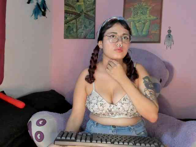Maddyjhonsson webcam