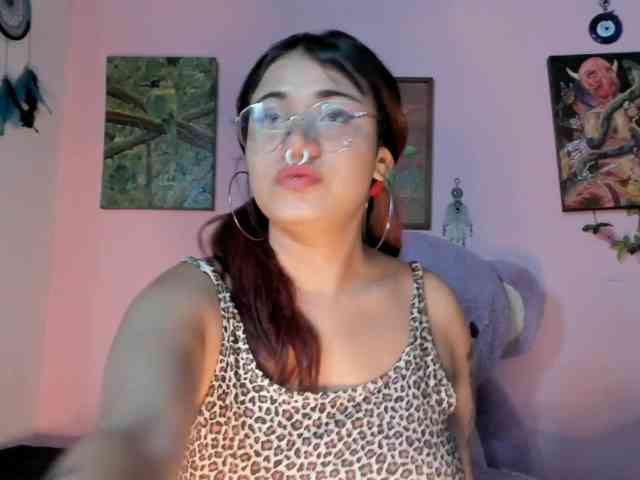 Maddyjhonsson webcam