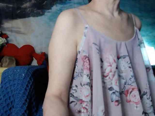 LovelyJess4U webcam