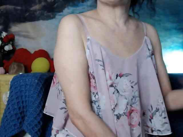 LovelyJess4U webcam