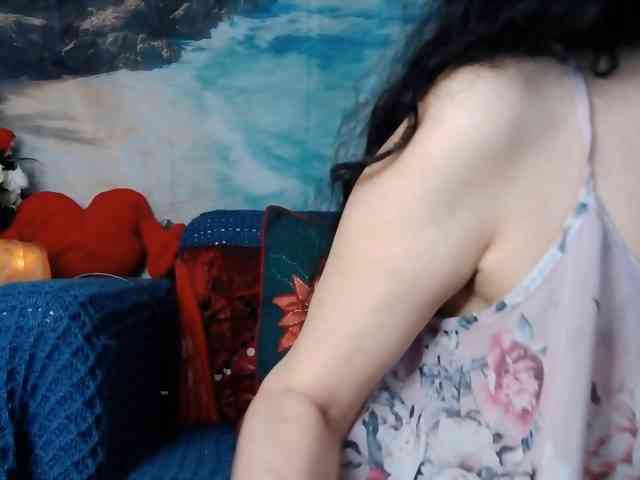 LovelyJess4U webcam