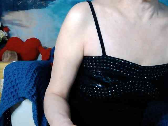 LovelyJess4U webcam