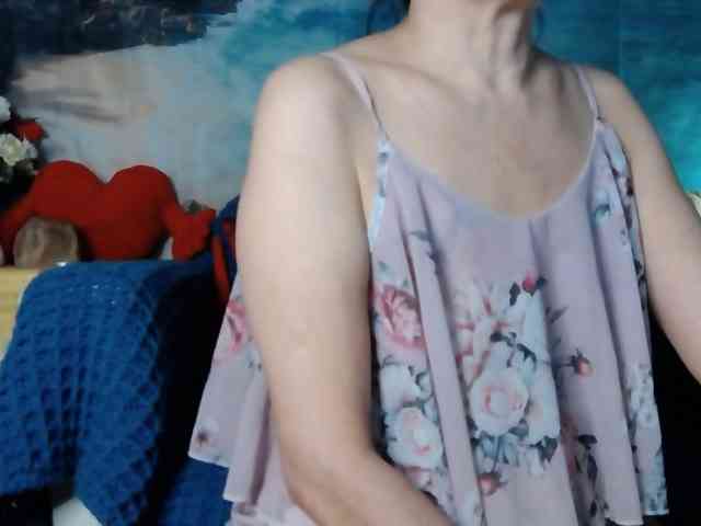 LovelyJess4U webcam