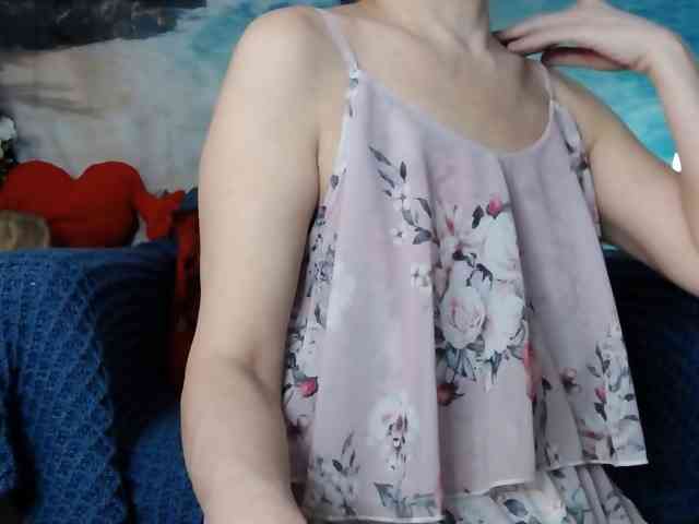 LovelyJess4U webcam