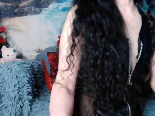 LovelyJess4U webcam