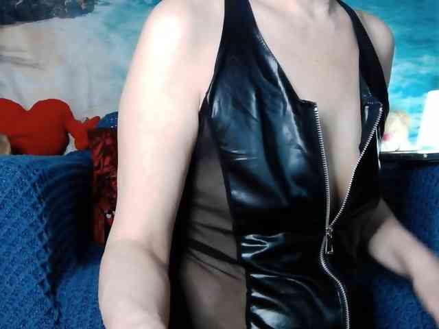 LovelyJess4U webcam