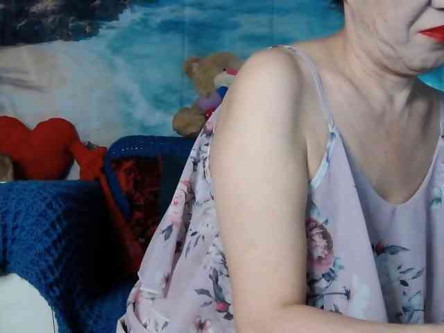 LovelyJess4U webcam