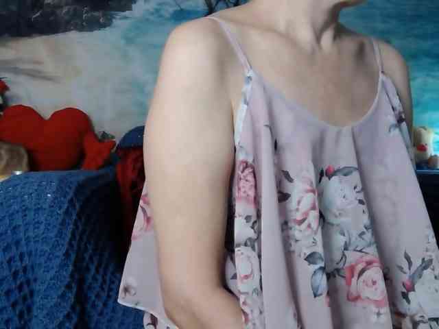 LovelyJess4U webcam