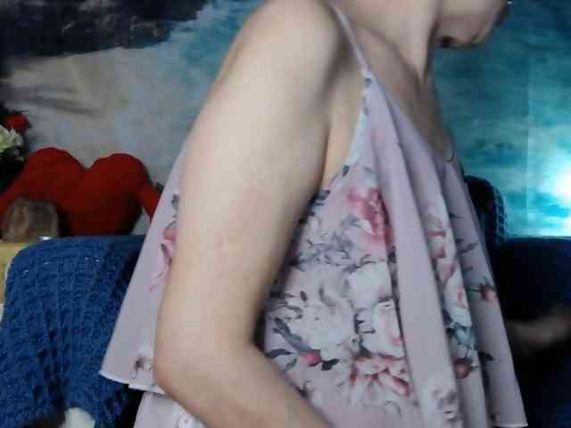LovelyJess4U webcam