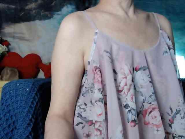 LovelyJess4U webcam