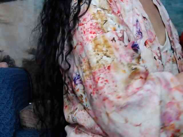LovelyJess4U webcam
