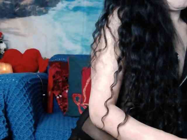 LovelyJess4U webcam