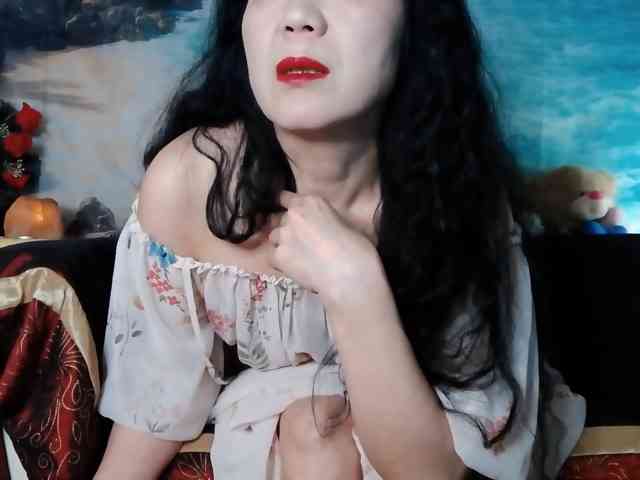 LovelyJess4U webcam
