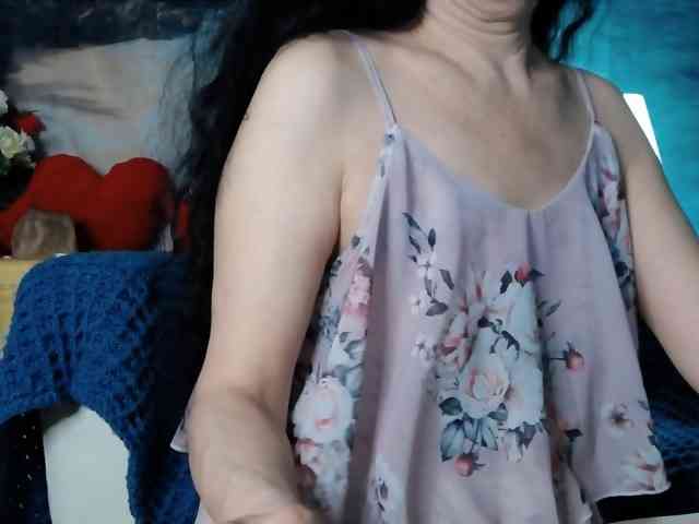 LovelyJess4U webcam