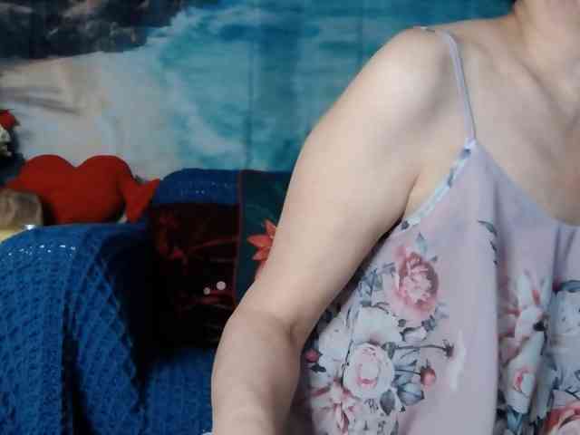 LovelyJess4U webcam