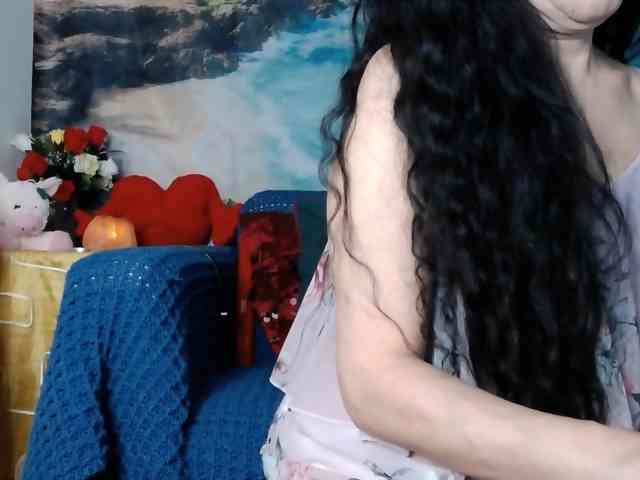 LovelyJess4U webcam