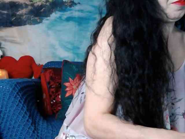 LovelyJess4U webcam