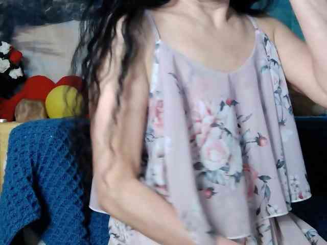 LovelyJess4U webcam