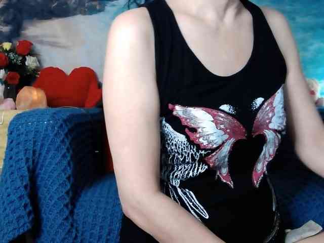 LovelyJess4U webcam