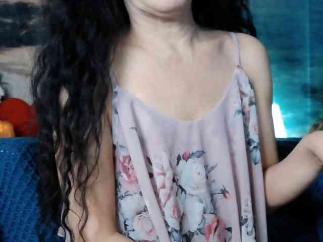 LovelyJess4U webcam