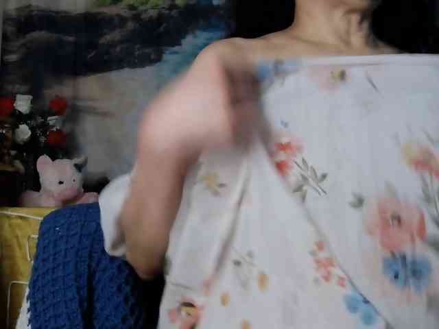 LovelyJess4U webcam
