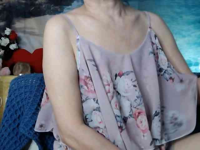 LovelyJess4U webcam