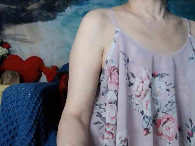 LovelyJess4U webcam