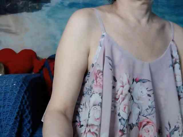 LovelyJess4U webcam