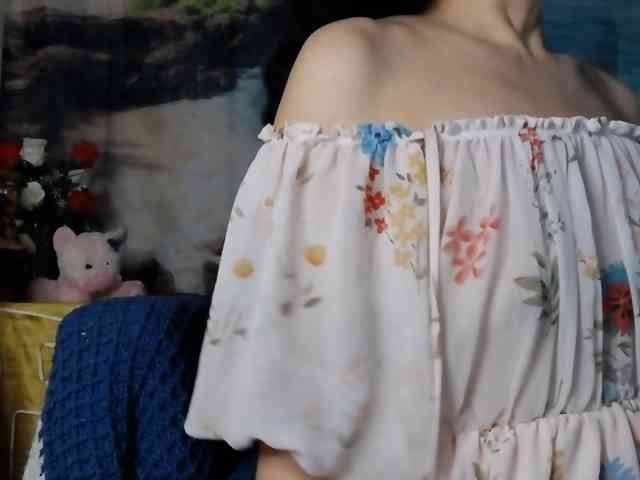 LovelyJess4U webcam