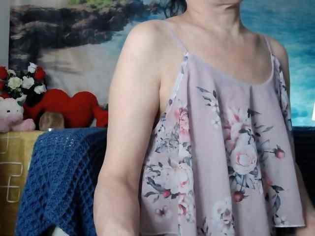 LovelyJess4U webcam