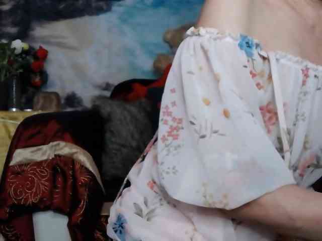 LovelyJess4U webcam