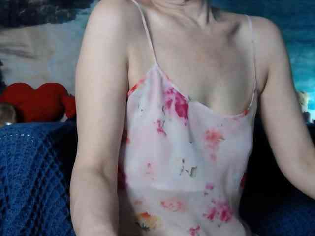 LovelyJess4U webcam