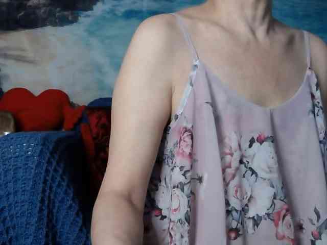 LovelyJess4U webcam