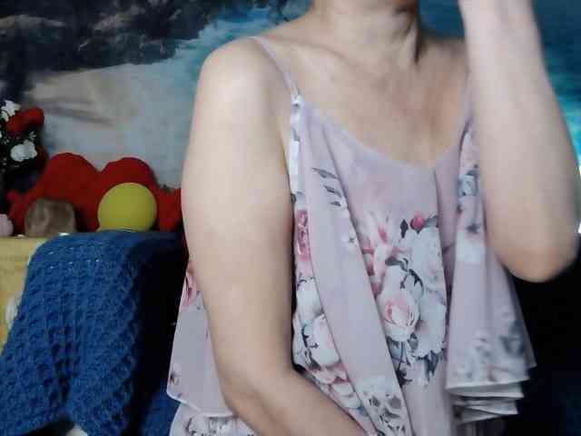 LovelyJess4U webcam