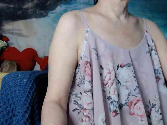 LovelyJess4U webcam