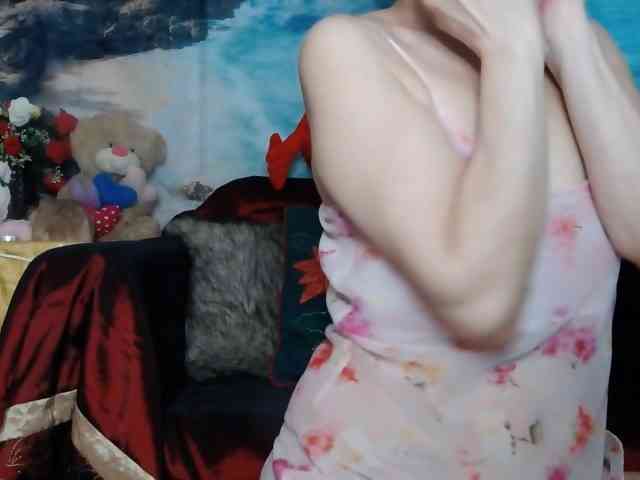 LovelyJess4U webcam
