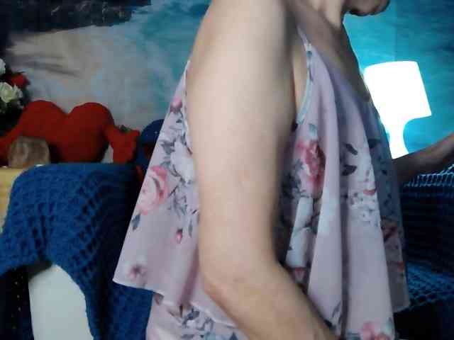 LovelyJess4U webcam