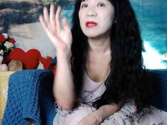 LovelyJess4U webcam