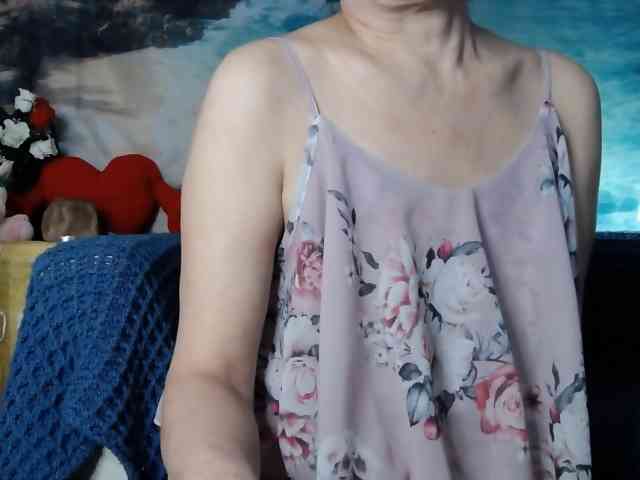 LovelyJess4U webcam