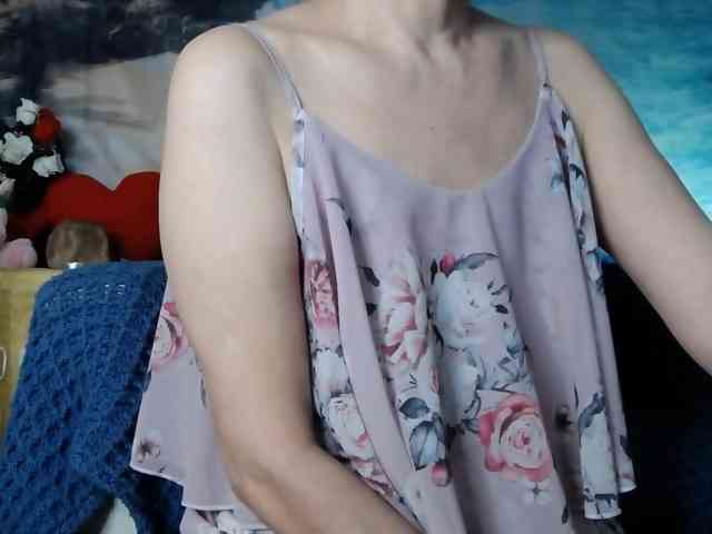 LovelyJess4U webcam
