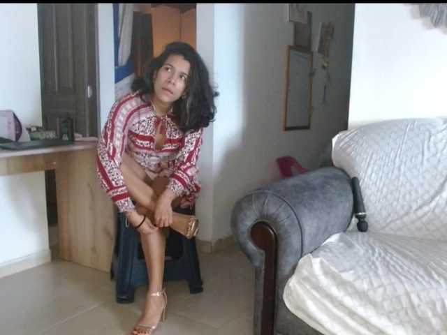 vanessa-aniston live cam on BongaCams