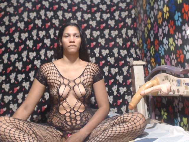 Elizabeth-a live cam on BongaCams