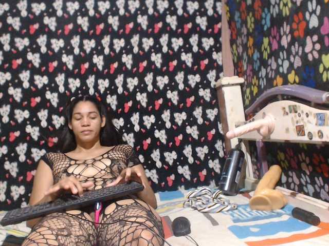 Elizabeth-a live cam on BongaCams