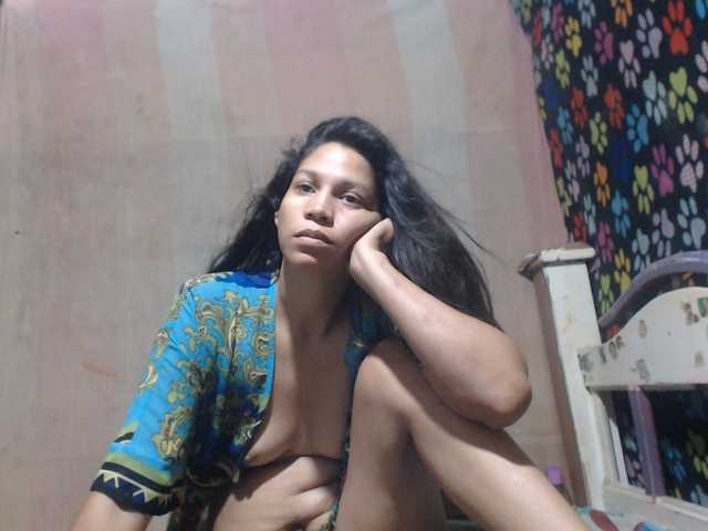 Elizabeth-a live cam on BongaCams