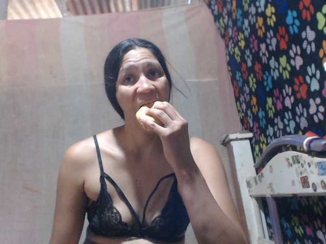 Elizabeth-a live cam on BongaCams
