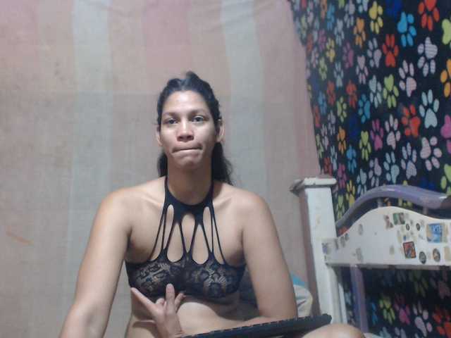 Elizabeth-a live cam on BongaCams