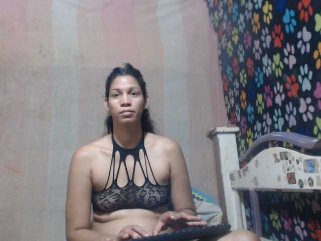 Elizabeth-a live cam on BongaCams